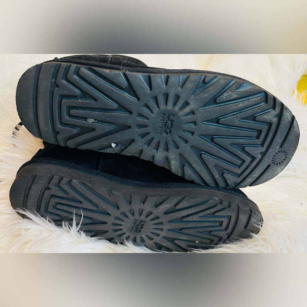 Ugg winter Black fur interior Suede Boots size 7 but fits more like 6.5 - Picture 5 of 12